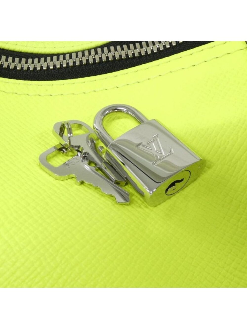 Louis Vuitton Taiga Llama Keepall Bandouliere Bag Neon Yellow - Picture 5 of 9